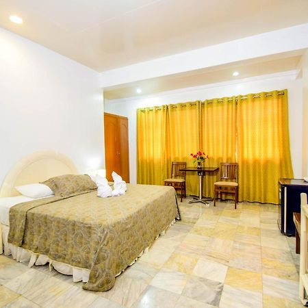 Kalibo Hotel Esterno foto